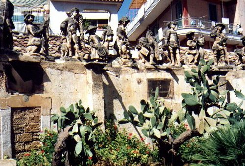 palagonia05.jpg